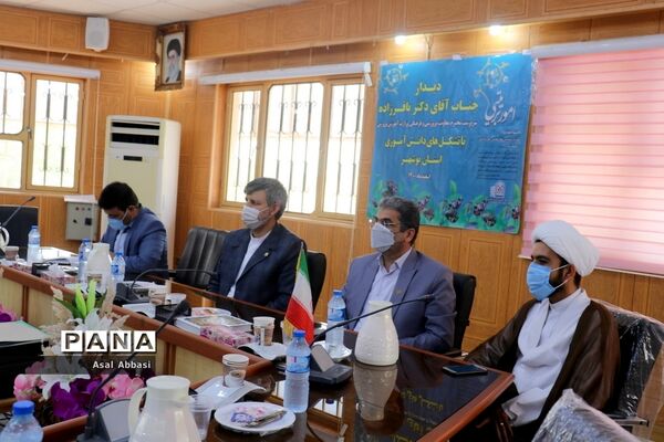 جلسه تشکل‌های دانش‌آموزی استان بوشهر با سرپرست معاونت پرورشی و فرهنگی وزارت آموزش و پرورش