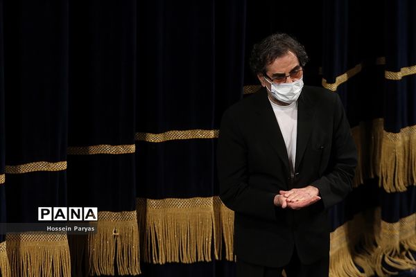 نخستین جایزه بین‌المللی حکیم نظامی