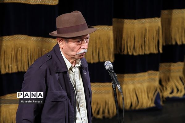 نخستین جایزه بین‌المللی حکیم نظامی