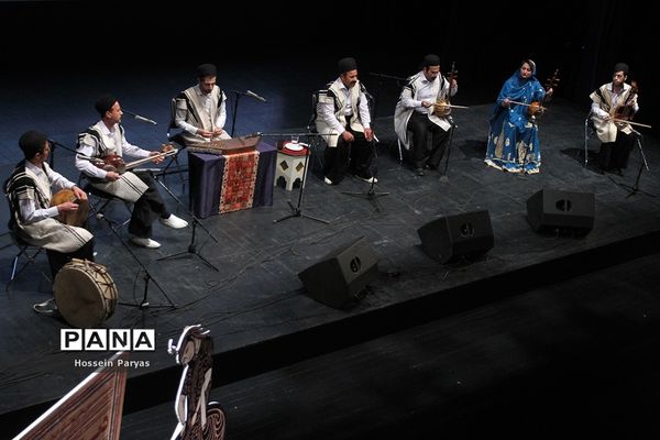 نخستین جایزه بین‌المللی حکیم نظامی