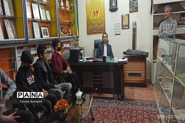 بازدید معاون پرورشی اداره آموزش و پرورش کاشمر از گروه سرود منتخب جشنواره فجر