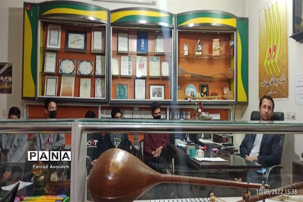 بازدید معاون پرورشی اداره آموزش و پرورش کاشمر از گروه سرود منتخب جشنواره فجر