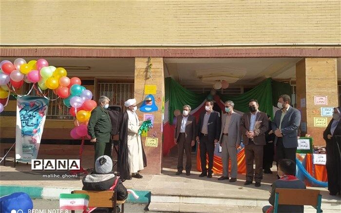 جشن نیکوکاری فرهنگ نوع‌دوستی و مهرورزی را در بین دانش‌آموزان ترویج می‌دهد
