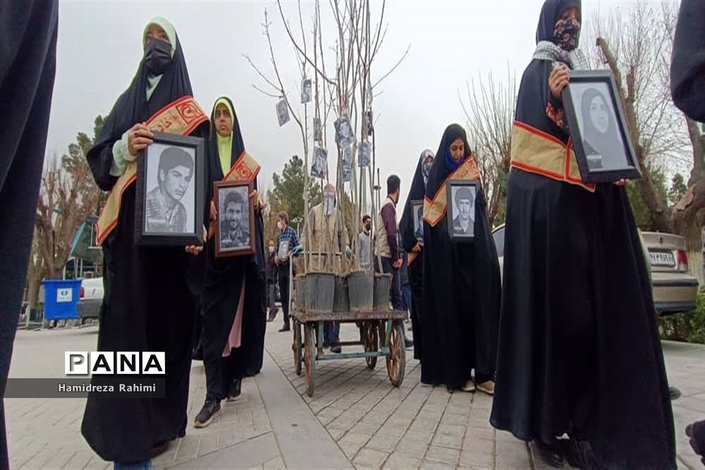 ویژه برنامه نهال شیدایی در گلزار شهدای بهشت حضرت زهرا (س)