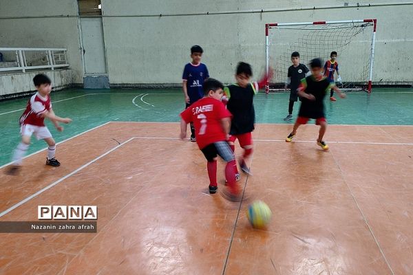مسابقات فوتسال بین دانش‌آموزان ۶ تا ۸ سال، در  رودهن