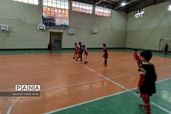 مسابقات فوتسال بین دانش‌آموزان ۶ تا ۸ سال، در  رودهن