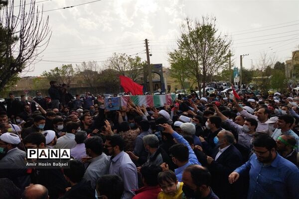 تشییع پیکر شهید مدافع حرم «احسان کربلایی پور» در قم