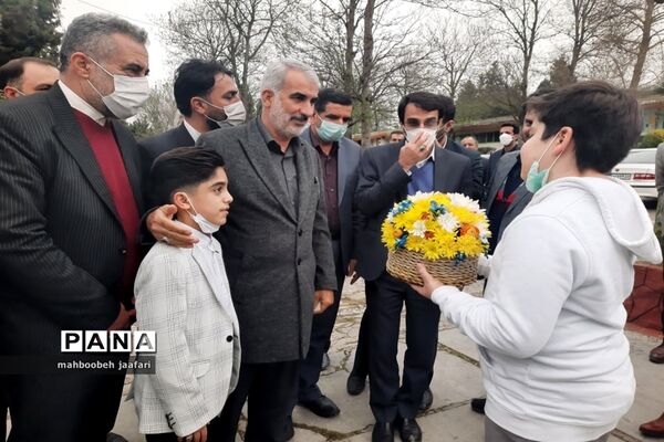 نشست وزیر آموزش و پرورش با فرهنگیان و دانش آموزان مازندران