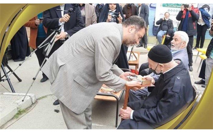 شهدا مشعل داران پیروزی و آزادی هستند