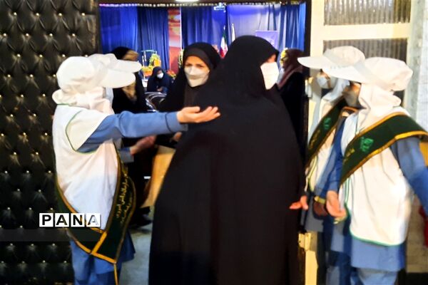 تقدیر از مشاوران پرتلاش منطقه ۱۵