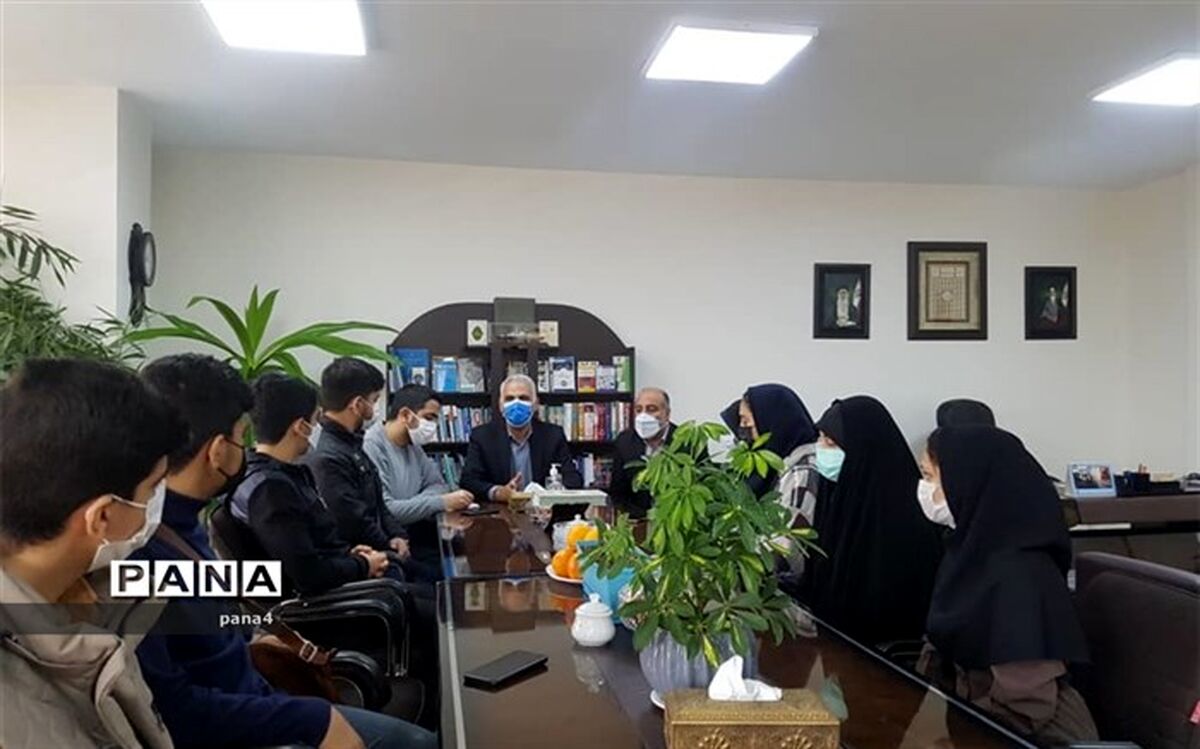 مجلس دانش‌آموزی فرصت حضور دانش‌آموزان در جامعه و تمرین دموکراسی است