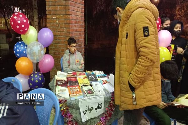 برگزاری غرفه‌های فرهنگی اجتماعی مهر ولایت در محله کیانشهر منطقه ۱۵