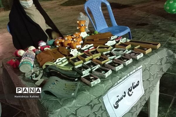 برگزاری غرفه‌های فرهنگی اجتماعی مهر ولایت در محله کیانشهر منطقه ۱۵