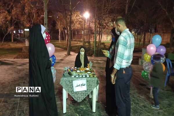 برگزاری غرفه‌های فرهنگی اجتماعی مهر ولایت در محله کیانشهر منطقه ۱۵