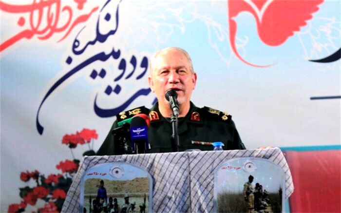ابلاغ سلام مقام معظم رهبری به خانواده‌های شهدا و جانبازان