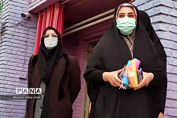 مراسم تقدیر از دانش‌آموزان و دبیران مدرسه تربیت رودهن