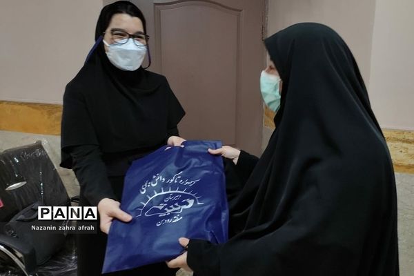 مراسم تقدیر از دانش‌آموزان و دبیران مدرسه تربیت رودهن