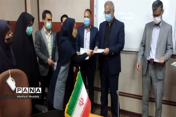 تجلیل از دانش‌آموزان برتر، خلیل آبادی