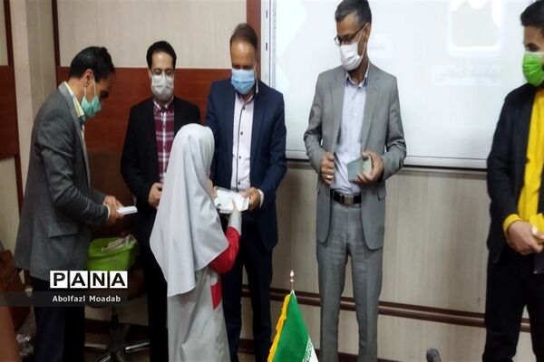 تجلیل از دانش‌آموزان برتر، خلیل آبادی