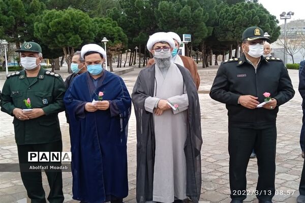مراسم غبار روبی مزار شهدای آرمیده در کاشمر