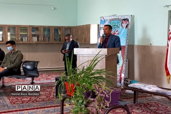 مراسم تجلیل از برترین‌های دانش‌آموزی آموزشگاه شاهد شهید کاظمی اسلامشهر