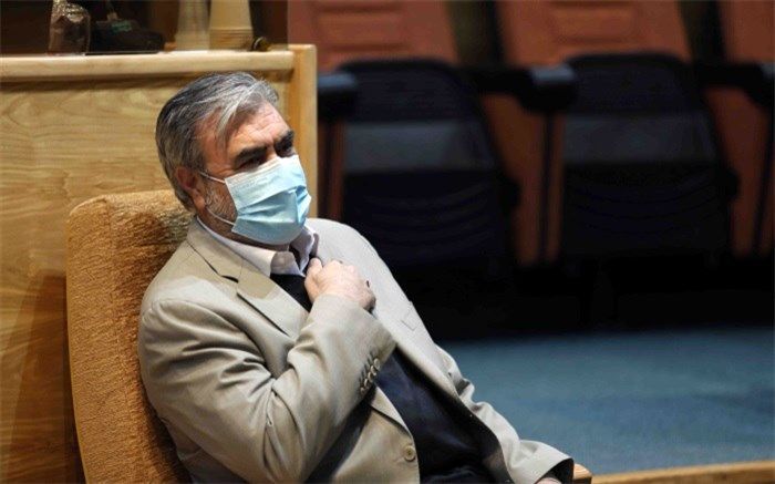 عزیزی: آمریکایی‌ها و اروپایی‌ها باید وقفه مذاکرات را حل کنند