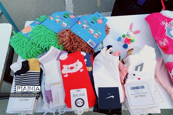 برگزاری بازارچه کسب و کار دانش‌آموزی در دبیرستان شهید زهره‌وند شهرستان قرچک