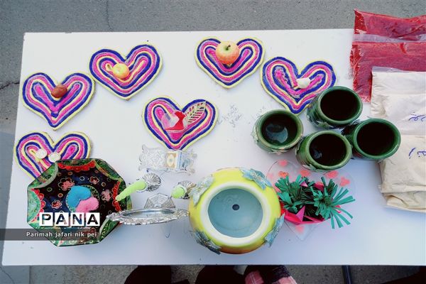 برگزاری بازارچه کسب و کار دانش‌آموزی در دبیرستان شهید زهره‌وند شهرستان قرچک