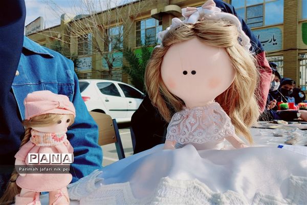 برگزاری بازارچه کسب و کار دانش‌آموزی در دبیرستان شهید زهره‌وند شهرستان قرچک