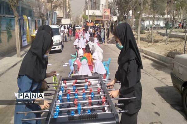طرح کوچه تکانی با همکاری شهرداری ناحیه ۴ منطقه ۱۵ در مدرسه امام رضا(ع)1 برگزارشد