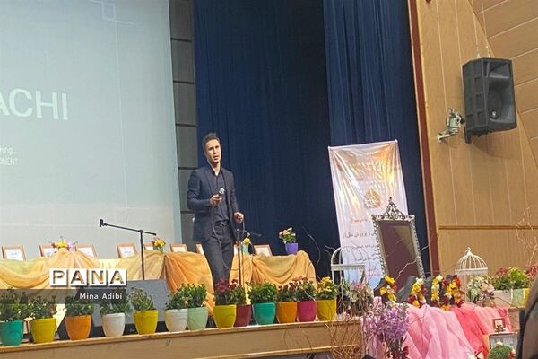 همایش مدیران مدارس ناحیه یک ری  با موضوع آشنایی با آموزش و پرورش ملل