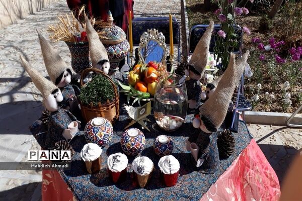 مسابقه هفت‌سین نوروزی در کاروانسرای حاج کمال شهرستان رباط‌کریم