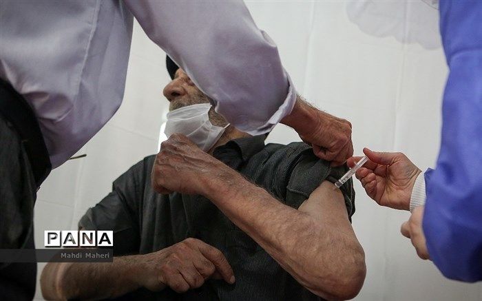 اطلاعات نادرست در رابطه با واکسیناسیون، برخی مردم را بی‌اعتماد کرده است