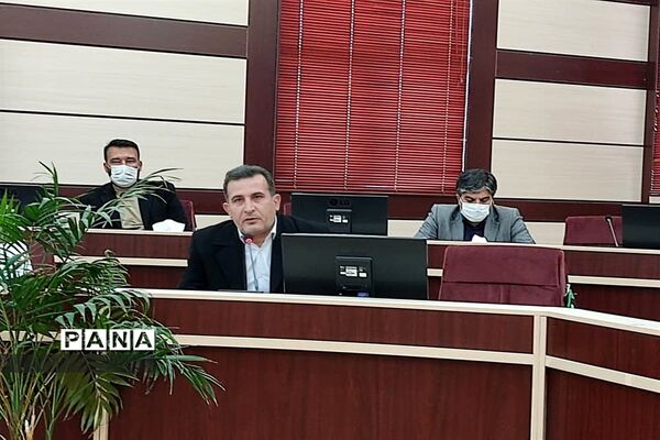 نشست صمیمی فرماندار و امام جمعه شهرستان ایجرود با جوانان موفق به مناسبت هفته جوان