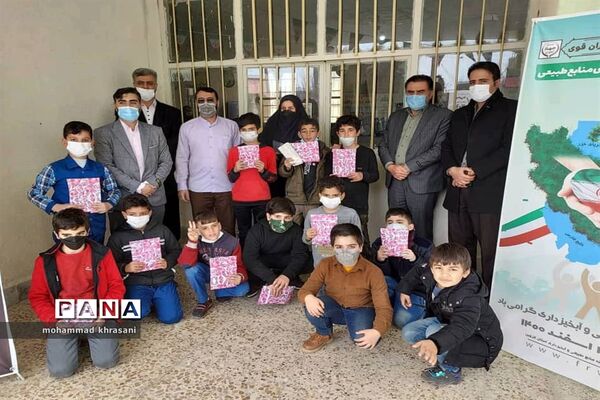 کاشت نهال برای تقدیر از هنرمندان تاکستان