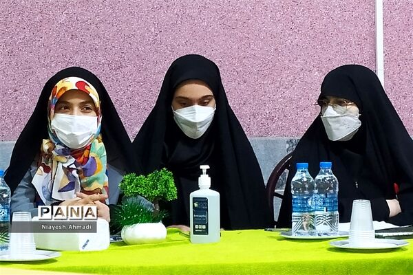 برگزاری مرحله ناحیه‌ای مناظره دانش‌آموزی دختران منتخبین ناحیه سه مشهد مقدس در دبیرستان آزادگان