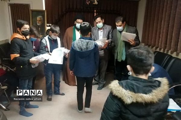 دیدار دانش‌آموزان حافظ جز سی قرآن مدرسه امام حسین(ع) رودهن با امام جمعه