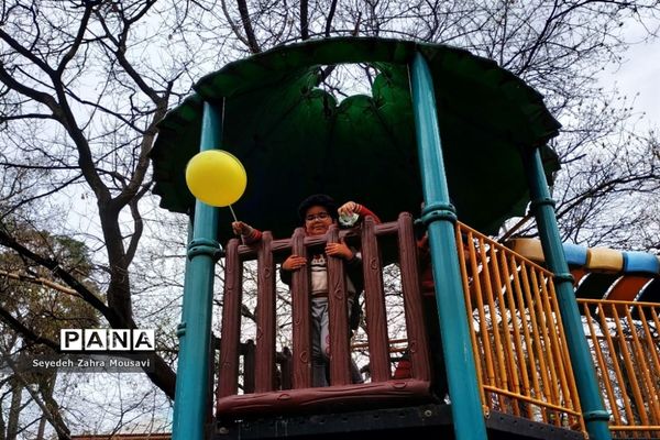 پویش «حال خوب» توسط دانش آموزان منطقه ۱۳ در بوستان قیطریه