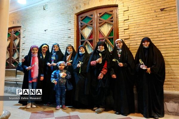پویش «حال خوب» توسط دانش آموزان منطقه ۱۳ در بوستان قیطریه