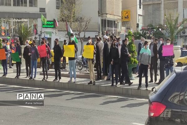 تجمع اعتراضی مسئولان و دانش‌آموزان منطقه۱۱ شهرتهران به جنایت اخیر آل سعود