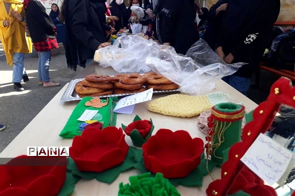 نمایشگاه دست‌سازه‌های دانش‌آموزی در ورامین