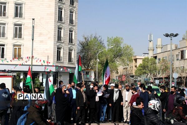 تجمع دانش‌آموزان آموزش و پرورش منطقه ۱۱ شهر تهران در اعلام انزجار به جنایات و اقدامات وحشیانه رژیم منحوس آل سعود