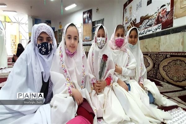 برگزاری جشن تکلیف دانش‌آموزان دختر و پسر در امیدیه