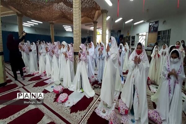 برگزاری جشن تکلیف دانش‌آموزان دختر و پسر در امیدیه