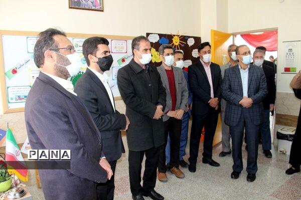 بازدید معاون تربیت‌بدنی و سلامت وزارت آموزش و پرورش از نمایشگاه مدرسه میعاد شهرکرد
