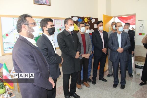 بازدید معاون تربیت‌بدنی و سلامت وزارت آموزش و پرورش از نمایشگاه مدرسه میعاد شهرکرد