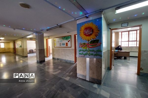 عید مهدوی همراه با جشنواره عیدانه در دبیرستان علامه قزوینی