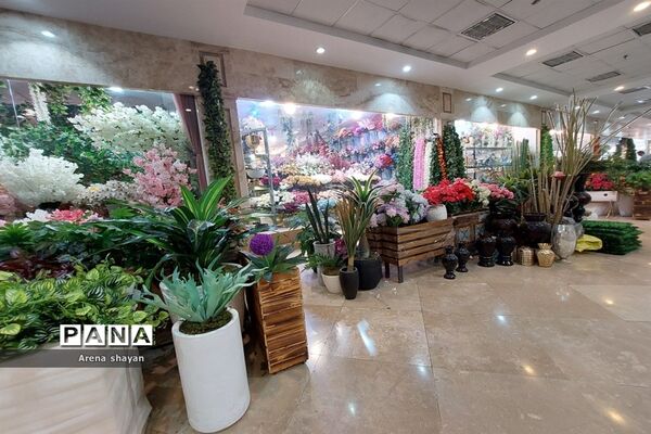 حال و هوای بازار گل و گیاه در بزرگراه بعثت