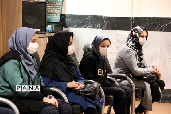 تجلیل از نقش‌آفرینان نمایشگاه مدرسه انقلاب شهرستان قدس
