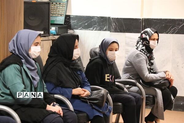 تجلیل از نقش‌آفرینان نمایشگاه مدرسه انقلاب شهرستان قدس